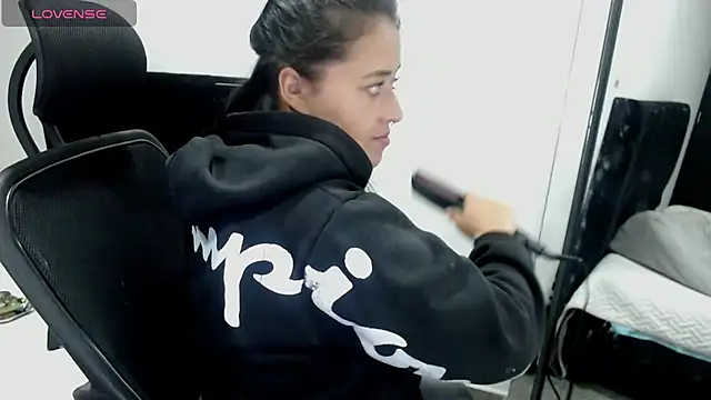 Snapshot of jjulietha95 chatting on 10.08.25 jjulietha95 online show from 10.08.25