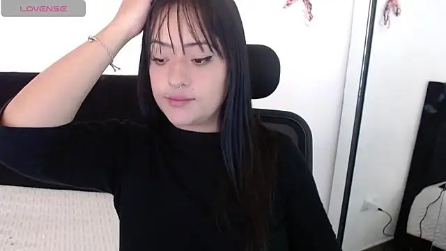 Snapshot of jjulietha95 chatting on 10.25.25 jjulietha95 online show from 10.25.25