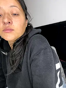 Snapshot of jjulietha95 chatting on 11.05.25 jjulietha95 online show from 11.05.25