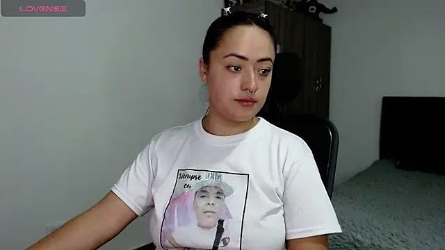 Snapshot of jjulietha95 chatting on 12.18.25 jjulietha95 online show from 12.18.25