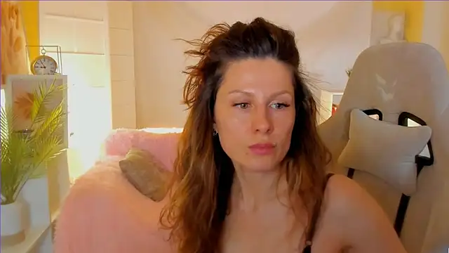 April o Nill online show from 02.09.25