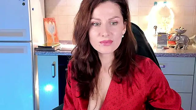 April o Nill online show from 10.06.25