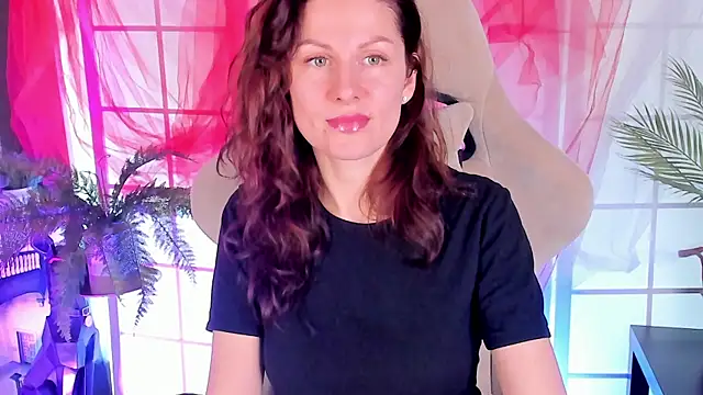 April o Nill online show from 11.21.25