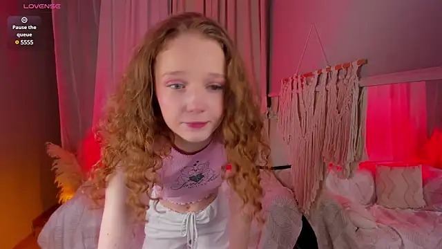 Snapshot of _Rose_Charming_ chatting on 12.08.24  Rose Charming  online show from 12.08.24