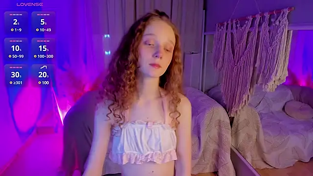 Snapshot of _Rose_Charming_ chatting on 12.15.24  Rose Charming  online show from 12.15.24