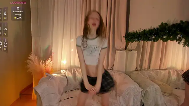 Snapshot of _Rose_Charming_ chatting on 12.19.24  Rose Charming  online show from 12.19.24