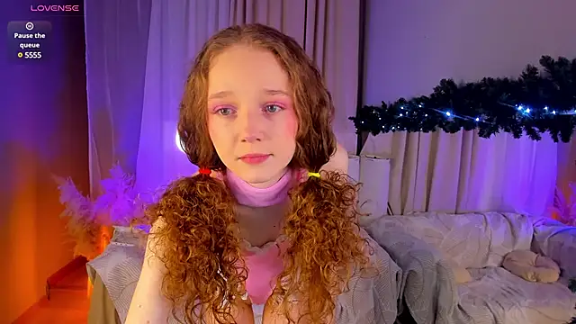 Snapshot of _Rose_Charming_ chatting on 12.22.24  Rose Charming  online show from 12.22.24