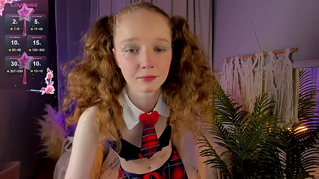 Snapshot of _Rose_Charming_ chatting on 01.28.25  Rose Charming  online show from 01.28.25