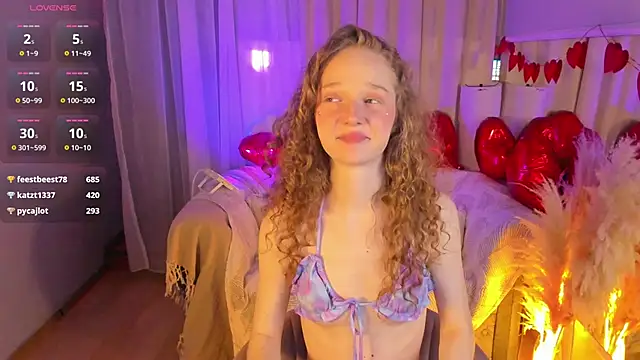 Snapshot of _Rose_Charming_ chatting on 02.12.25  Rose Charming  online show from 02.12.25