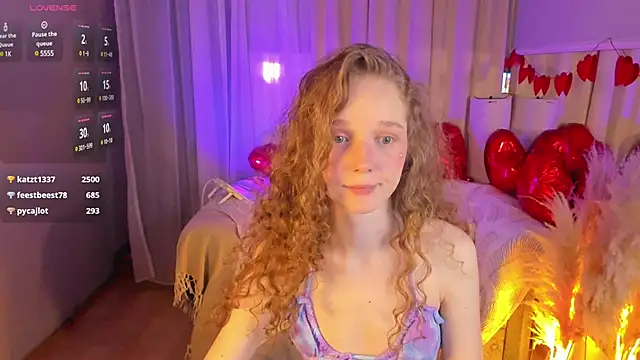 Snapshot of _Rose_Charming_ chatting on 02.13.25  Rose Charming  online show from 02.13.25