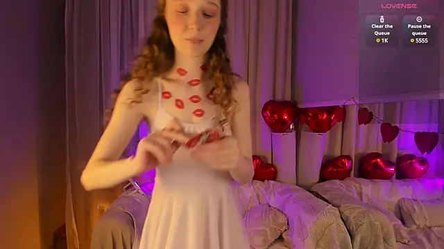 Snapshot of _Rose_Charming_ chatting on 02.14.25  Rose Charming  online show from 02.14.25