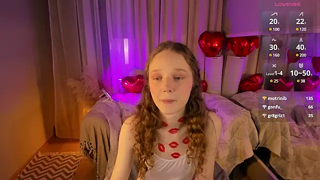 Snapshot of _Rose_Charming_ chatting on 02.15.25  Rose Charming  online show from 02.15.25