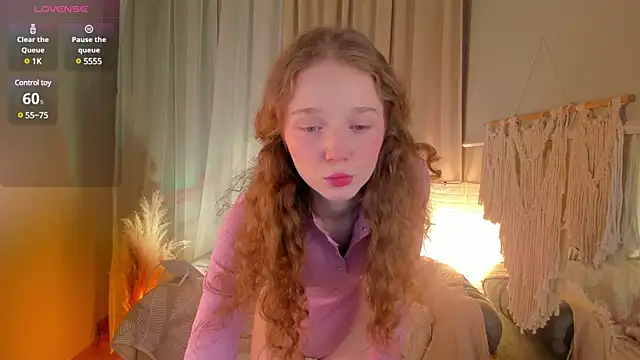 Snapshot of _Rose_Charming_ chatting on 03.07.25  Rose Charming  online show from 03.07.25