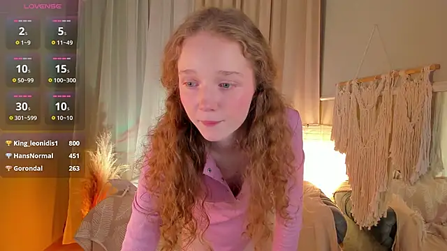 Snapshot of _Rose_Charming_ chatting on 03.08.25  Rose Charming  online show from 03.08.25