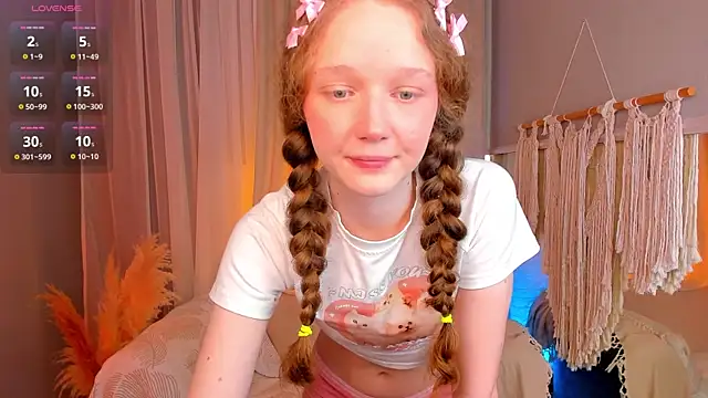 Snapshot of _Rose_Charming_ chatting on 11.02.25  Rose Charming  online show from 11.02.25