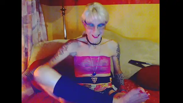 Snapshot of cuxladyboy chatting on 03.23.26 cuxladyboy online show from 03.23.26