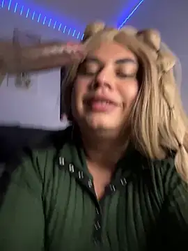 Snapshot of Tom_Silver__ chatting on 09.23.25 Tom Silver online show from 09.23.25