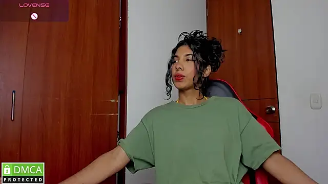 Snapshot of jasmine_bunny_ chatting on 10.30.25 jasmine bunny  online show from 10.30.25