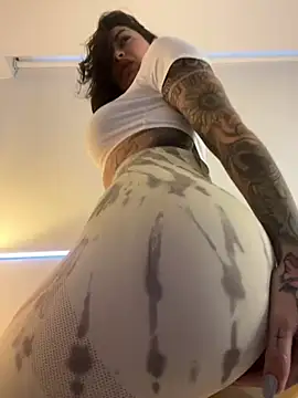 Snapshot of Iam_Annii chatting on 02.26.25 Iam Annii online show from 02.26.25