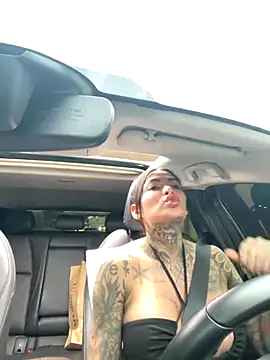 Snapshot of Iam_Annii chatting on 10.17.25 Iam Annii online show from 10.17.25