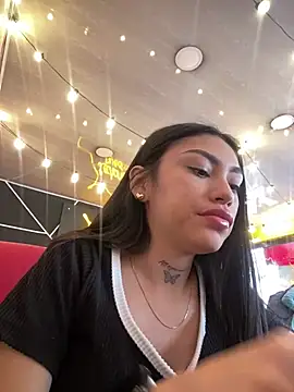 Snapshot of Effy_Bonny chatting on 01.28.25 Effy Bonny online show from 01.28.25