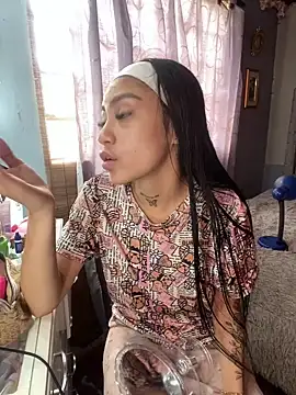 Snapshot of Effy_Bonny chatting on 03.19.25 Effy Bonny online show from 03.19.25