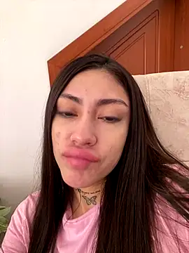 Snapshot of Effy_Bonny chatting on 10.12.25 Effy Bonny online show from 10.12.25