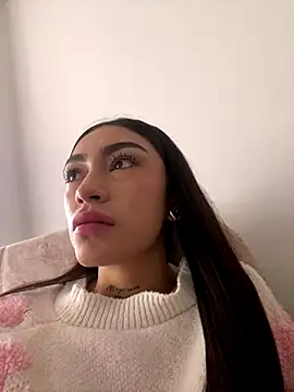 Snapshot of Effy_Bonny chatting on 10.18.25 Effy Bonny online show from 10.18.25