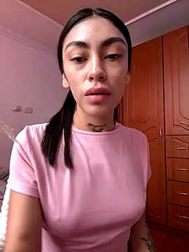 Snapshot of Effy_Bonny chatting on 10.27.25 Effy Bonny online show from 10.27.25