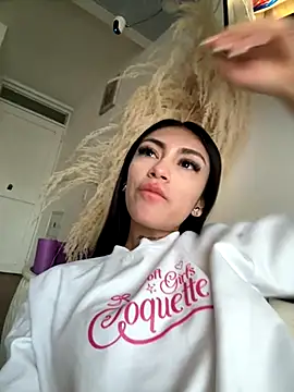 Snapshot of Effy_Bonny chatting on 10.31.25 Effy Bonny online show from 10.31.25