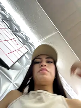 Snapshot of Effy_Bonny chatting on 11.12.25 Effy Bonny online show from 11.12.25