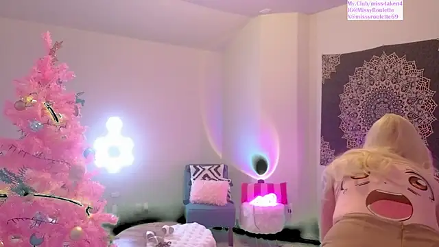 Snapshot of MissyRoulette chatting on 12.10.24 MissyRoulette online show from 12.10.24