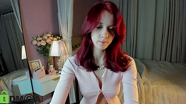 Snapshot of Dearly_Emily chatting on 11.16.25 Dearly Emily online show from 11.16.25