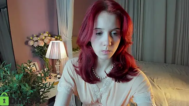 Snapshot of Dearly_Emily chatting on 11.30.25 Dearly Emily online show from 11.30.25