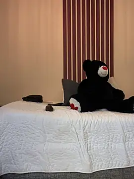  Shara Handal  online show from 02.26.25