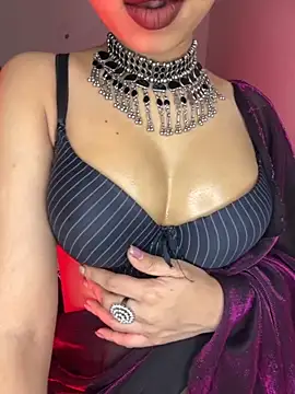 Snapshot of Hot-sexy222 chatting on 11.05.25 Hot-sexy222 online show from 11.05.25