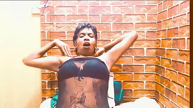 Fuckable Nasty MILF online show from 06.10.26