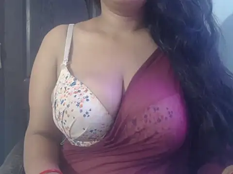 Snapshot of cute-priy chatting on 10.21.25 cute-priy online show from 10.21.25