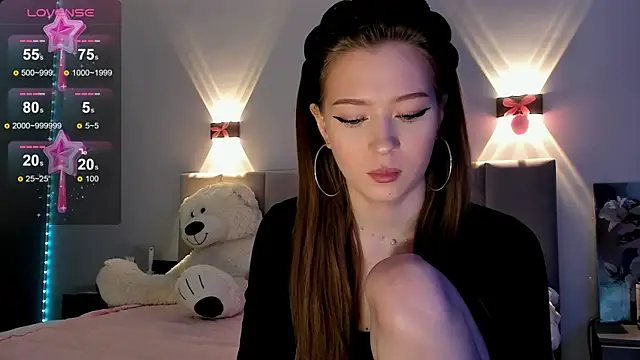 Snapshot of diana_nier chatting on 09.22.25 diana nier online show from 09.22.25