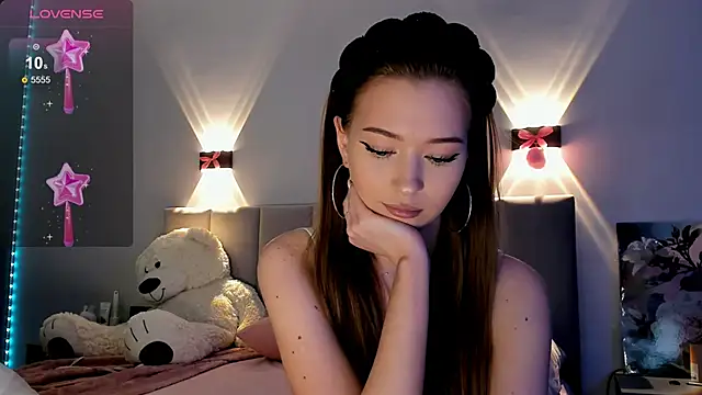 Snapshot of diana_nier chatting on 09.27.25 diana nier online show from 09.27.25