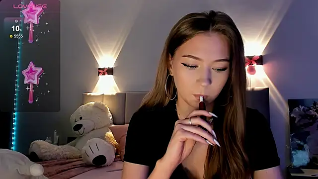 Snapshot of diana_nier chatting on 09.29.25 diana nier online show from 09.29.25