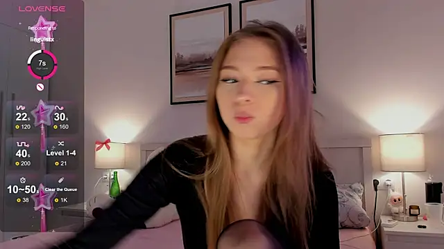 Snapshot of diana_nier chatting on 11.12.25 diana nier online show from 11.12.25