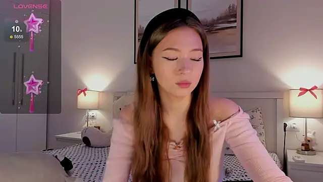 Snapshot of diana_nier chatting on 11.14.25 diana nier online show from 11.14.25