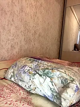 MollyDolle online show from 11.15.25