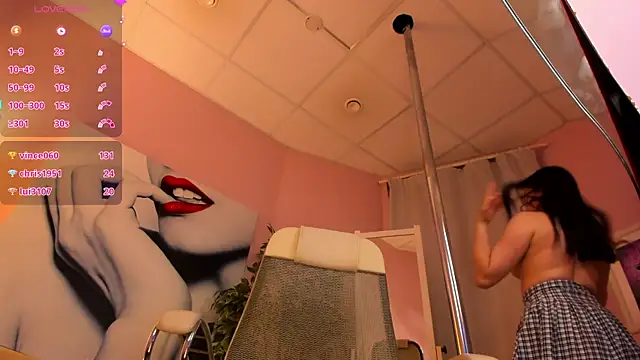 Snapshot of ShiroHeby chatting on 01.24.25 ShiroHeby online show from 01.24.25