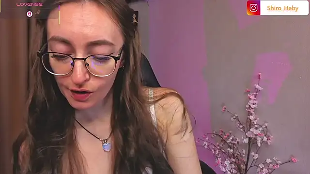 Snapshot of ShiroHeby chatting on 11.04.25 ShiroHeby online show from 11.04.25