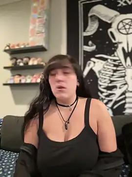 ThicBunz online show from 11.15.25