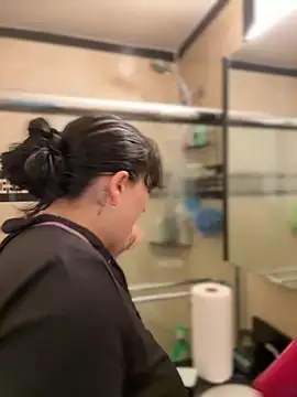 ThicBunz online show from 11.22.25