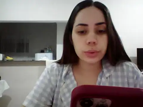 Julinha18 online show from 12.17.24