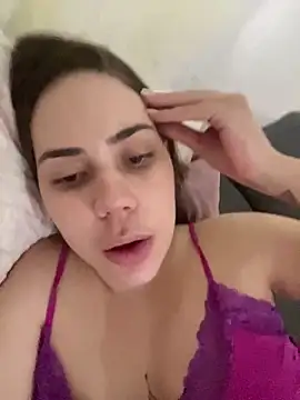 Julinha18 online show from 01.27.25